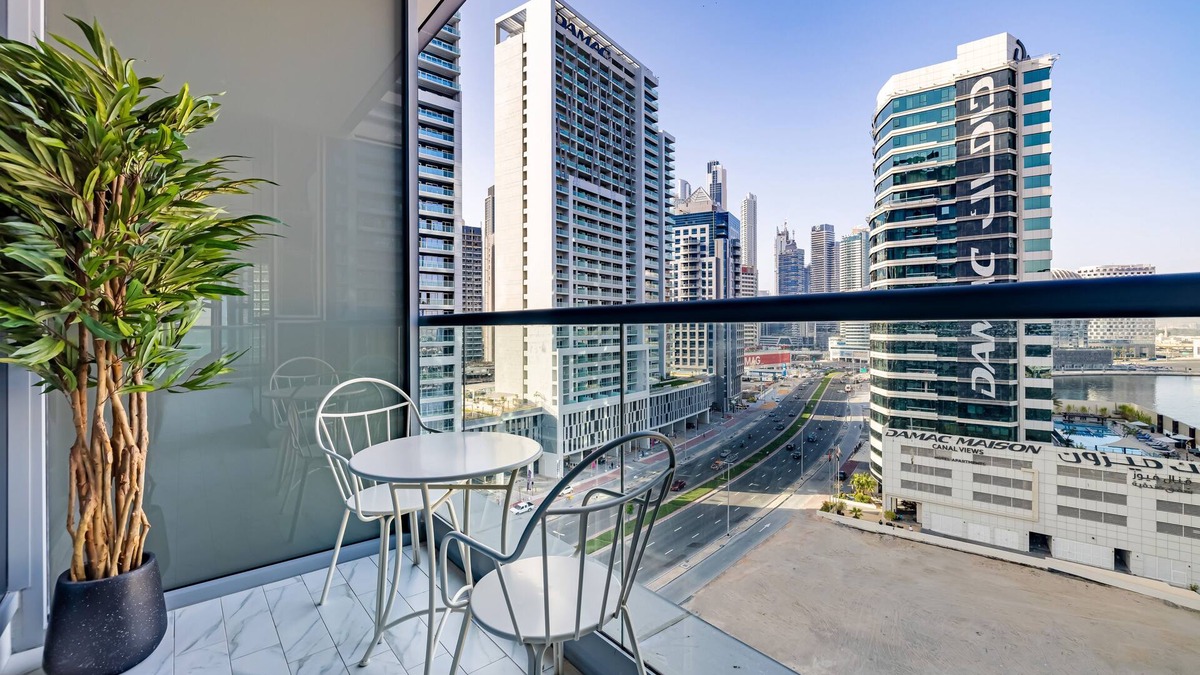 Downtown Dubai Apartment | Curated One Bedroom Apartment 10 Min from Downtown Dubai