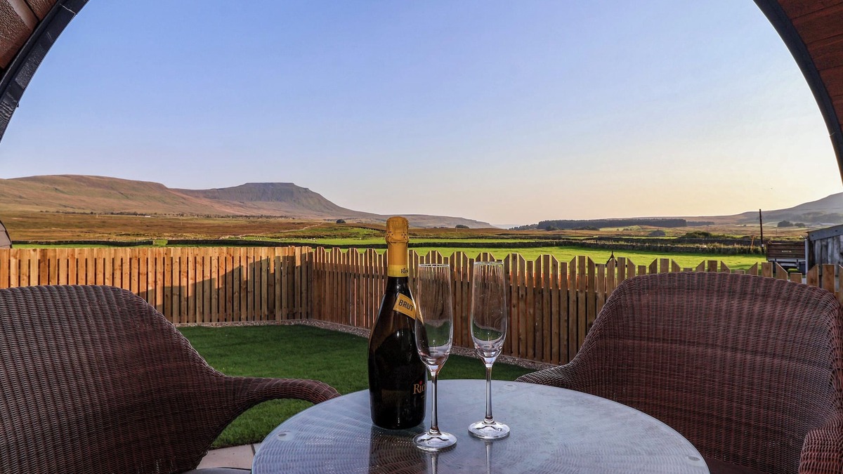 Yockenthwaite Cottage | Curlew