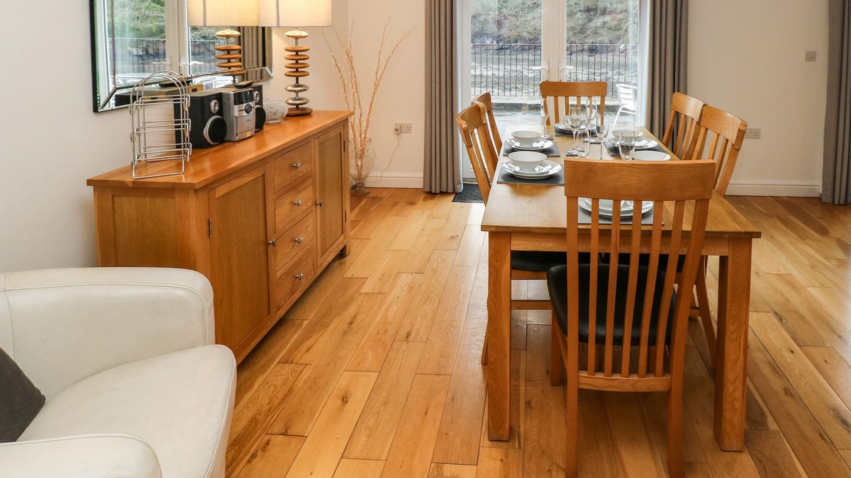Milford Haven Cottage | Curlew
