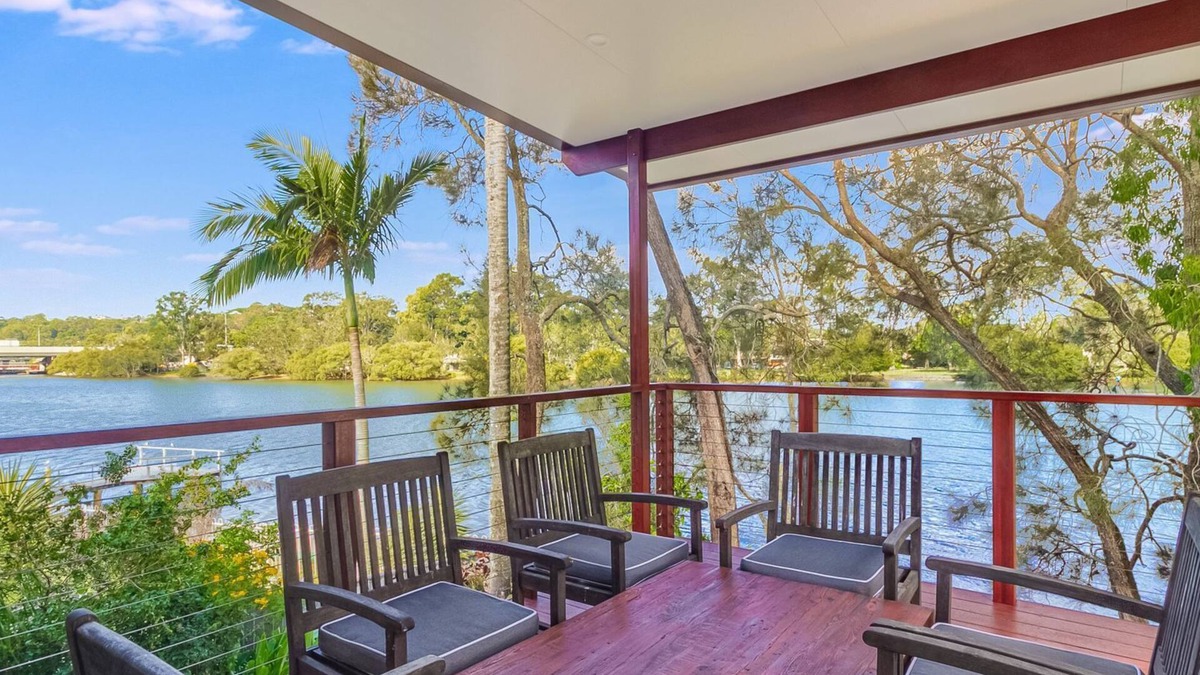 Currumbin Waters House | Currumbin Breeze - Classic Family Beach House on Currumbin Creek - Pet Friendly!