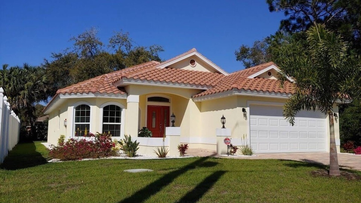 Rotonda Heights House | Custom Built 3 Bdr/2 Ba House Near Golf and Beaches in Rotonda West FL