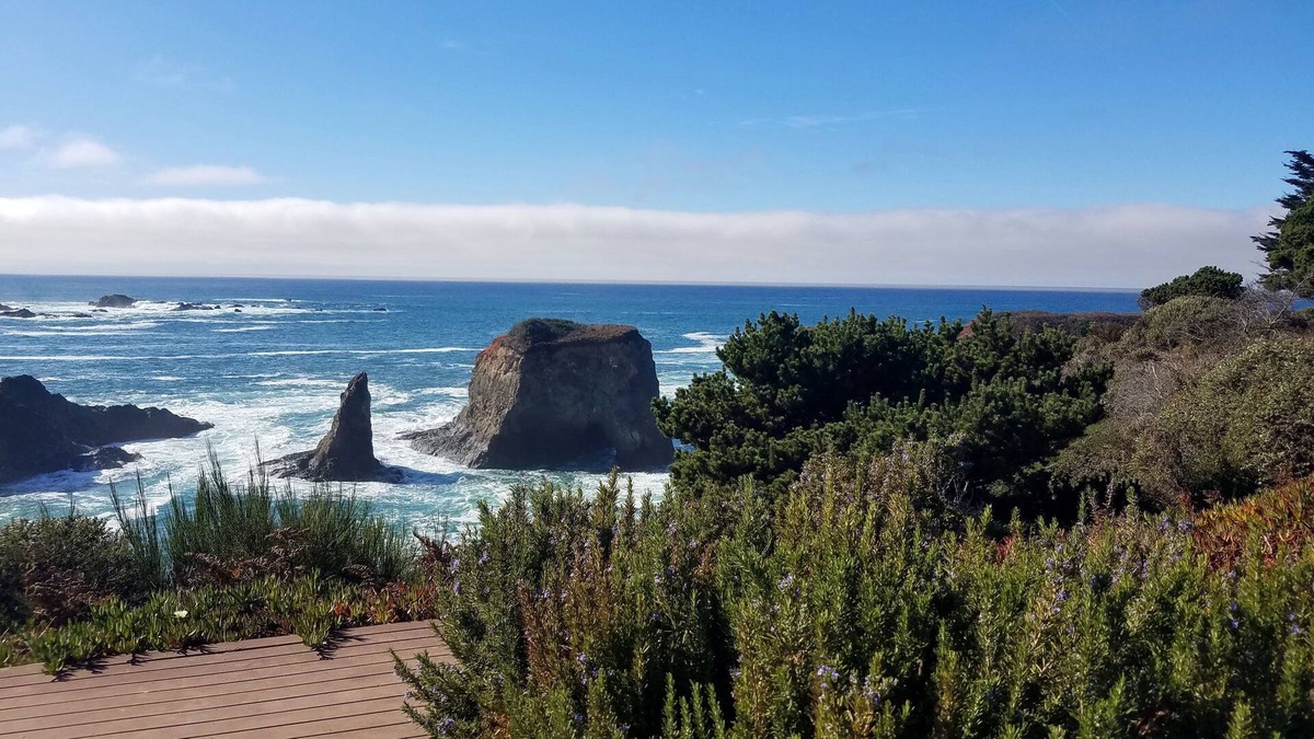 Caspar House | Custom Built Extended Stay Gated Estate on the Edge of Caspar Anchorage Bay