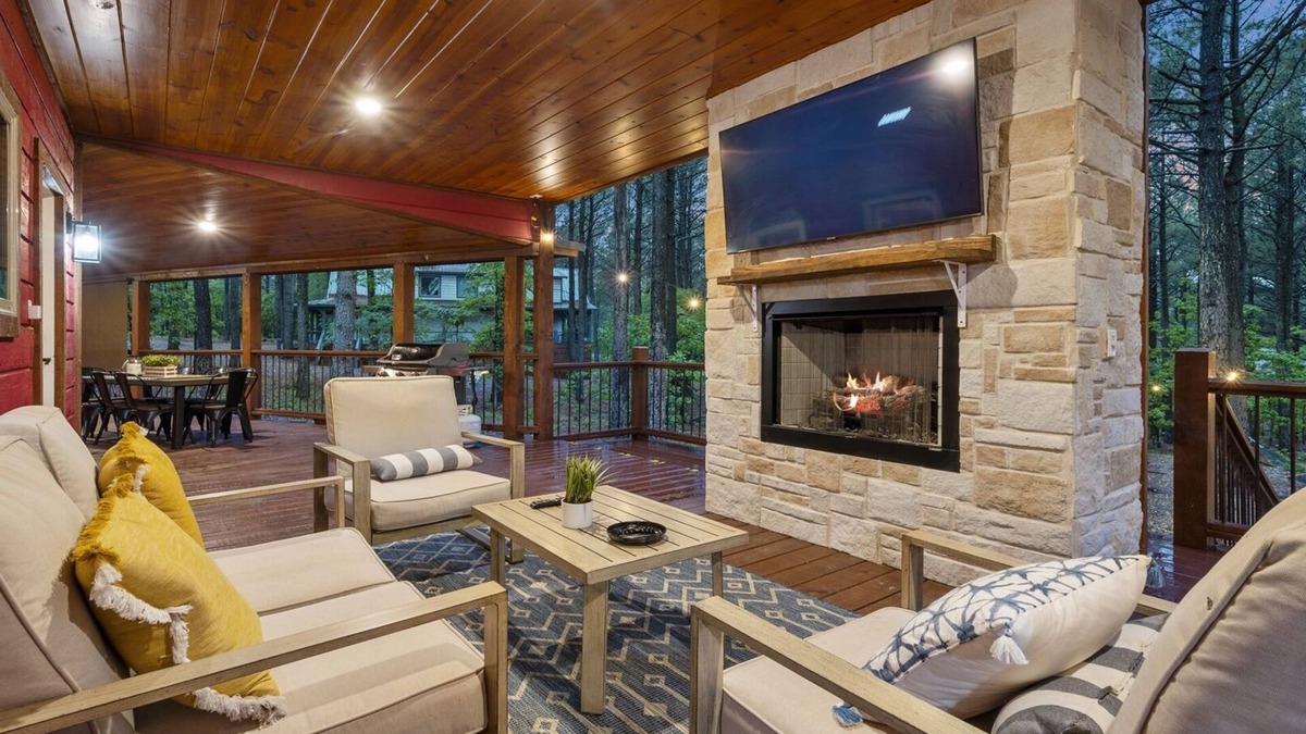 Hochatown Cabin | Custom Escape Perfect for Unforgettable Getaways w/Hot Tub, Firepit, & Games