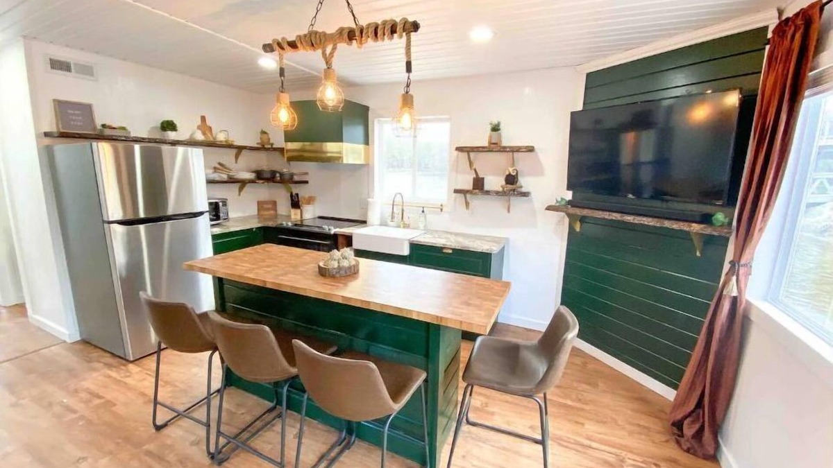 East Dubuque Cabin | Custom Floating Cabin on Mississippi River backwater with a HOT TUB!