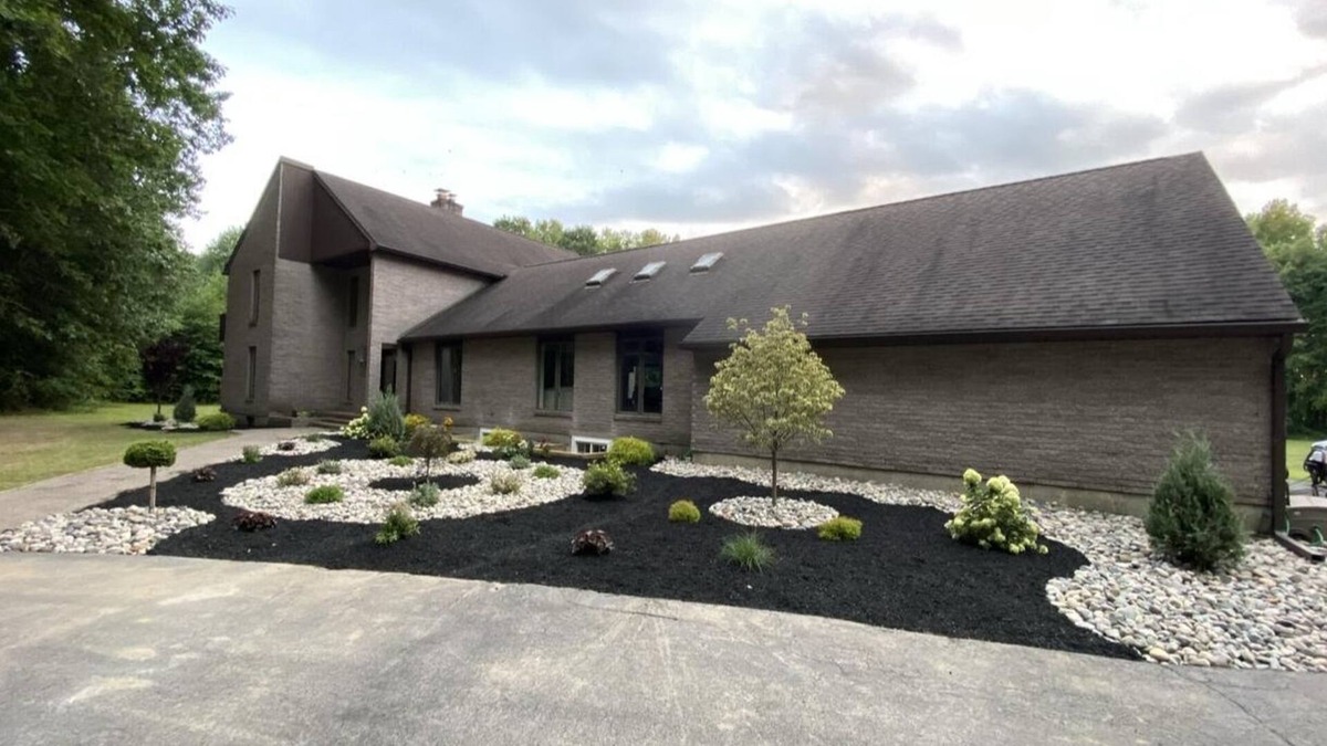 Saratoga Springs House | Custom home 5 min from track