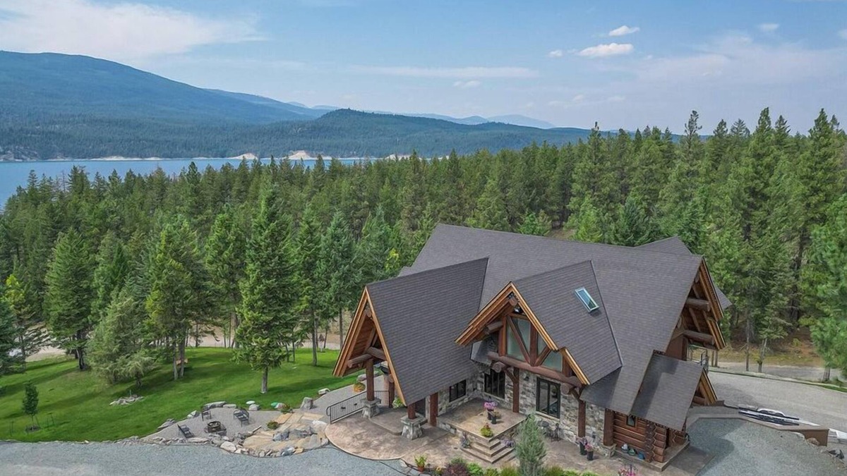Rexford Cabin | Custom Log Home at Lake Koocanusa