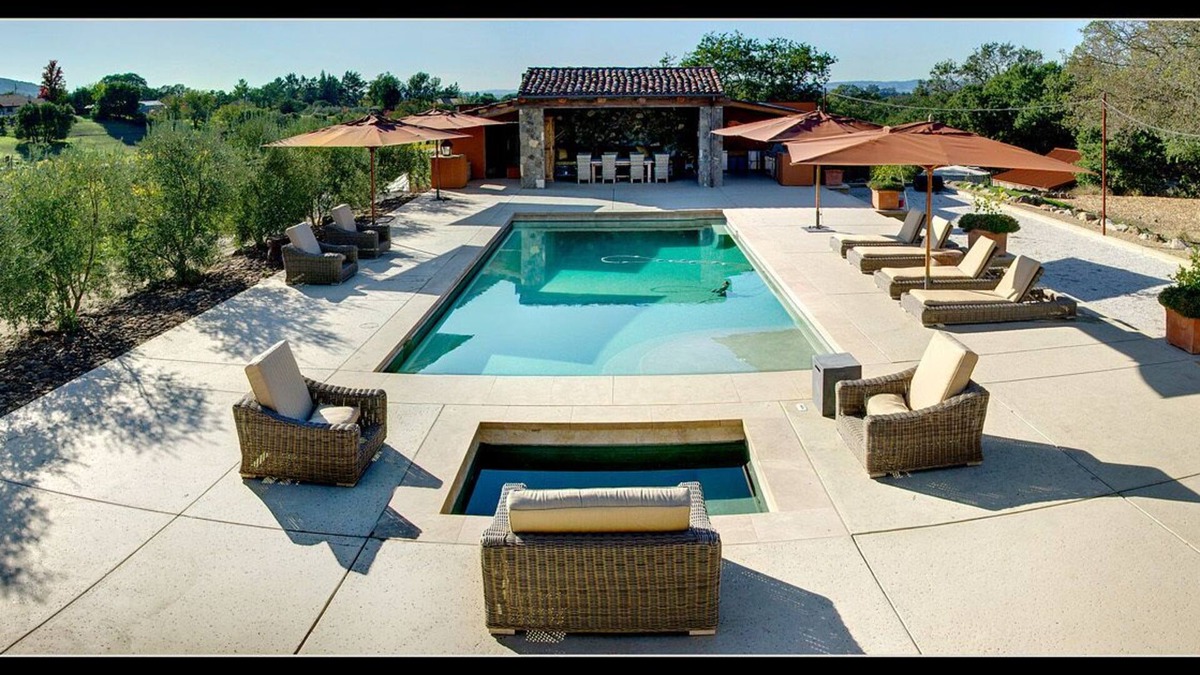 Coombsville House | Custom Napa Valley Vineyard Estate minutes from town and wineries