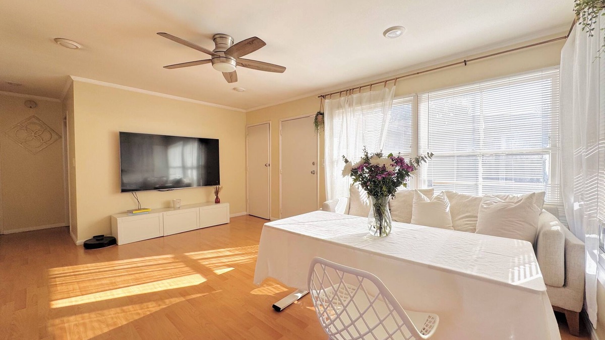 North Redondo House | Cute 2-bedroom house just 1.5 mi from the Beach!