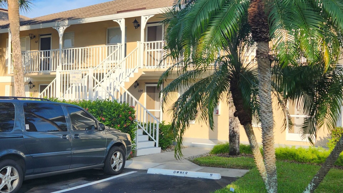 Hammock Bay Condo | Cute 2 BR Condo On The Water