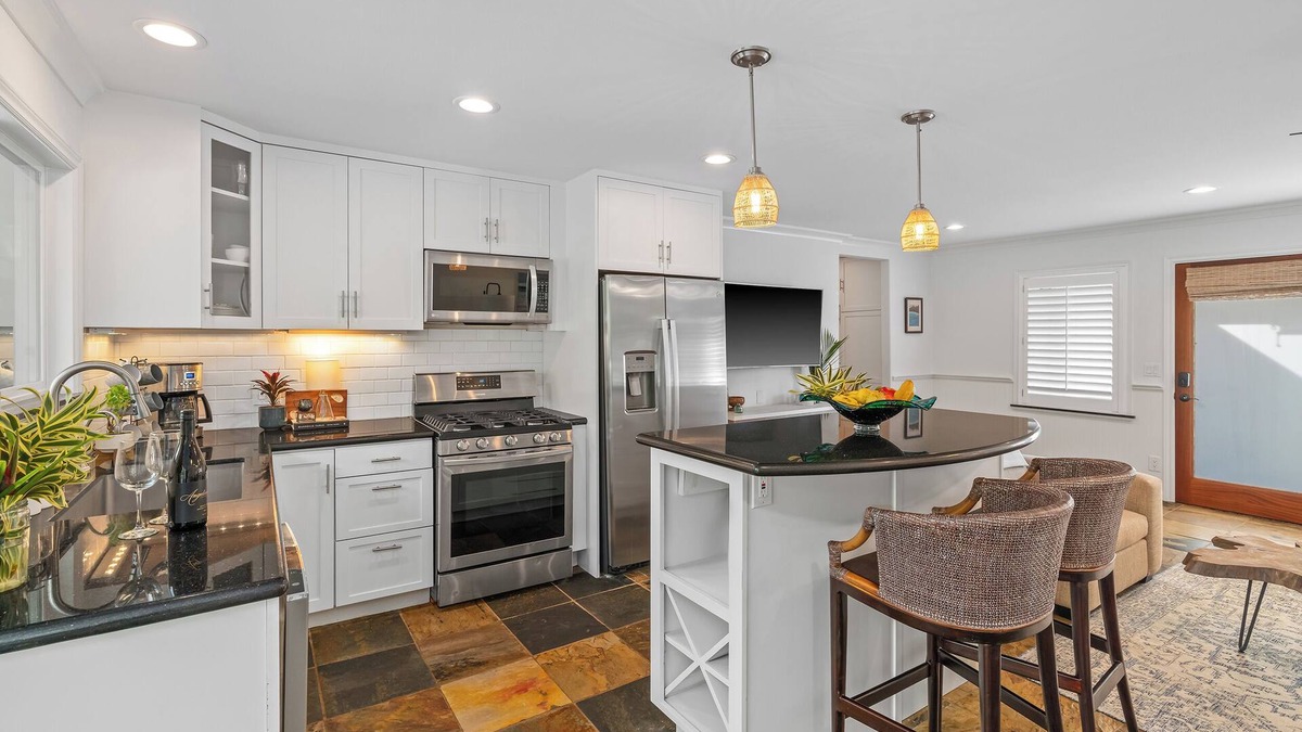 Poipu House | Cute 2BR Cottage w AC close to beaches