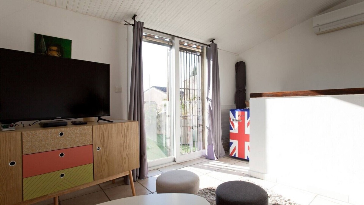 Orange House | Cute accommodation in the city center with terrace and Wi-Fi