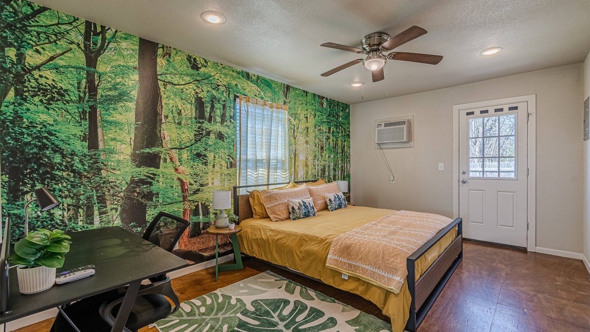 San Antonio House | Cute and cozy 1b1b near Botanical Gardens with washer and dryer