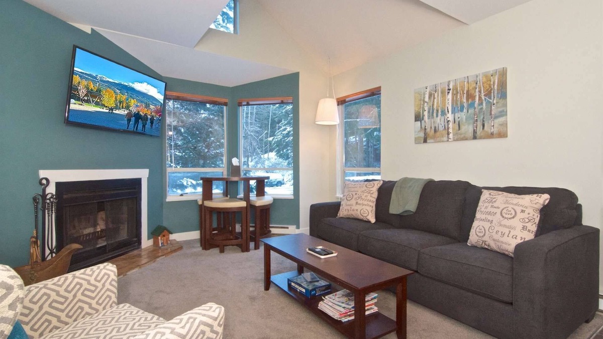 Whistler Creekside House | Cute and Cozy Creekside townhouse. Ground floor, easy access, free parking, 100 meters to lifts