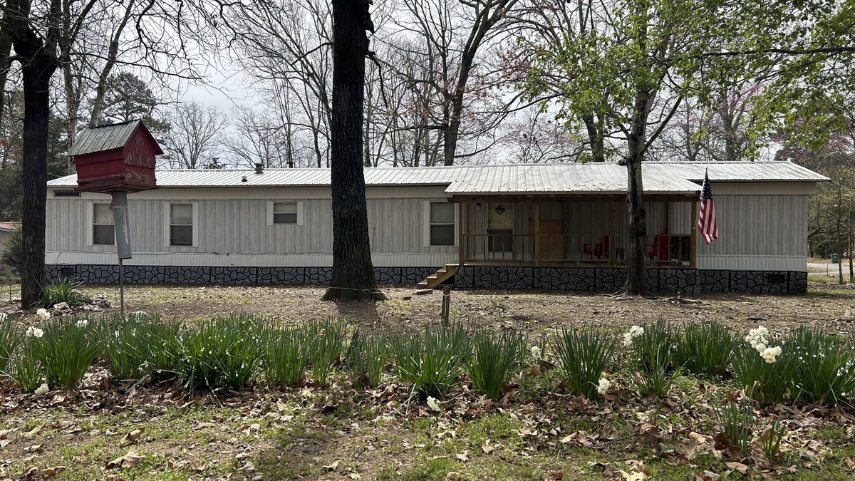Tumbling Shoals House | Cute and cozy lake house! Sleeps 10! 1 mile from lake access!