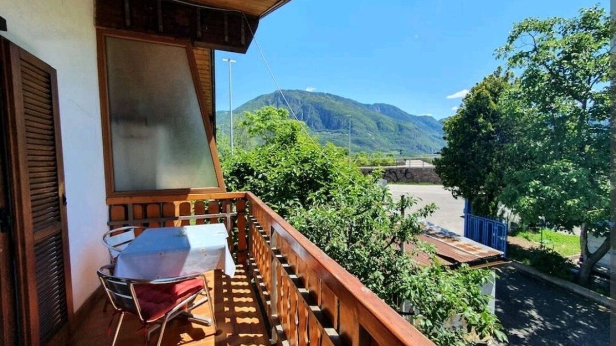 Bolzano Apartment | Cute apartment on cycle path, free parking