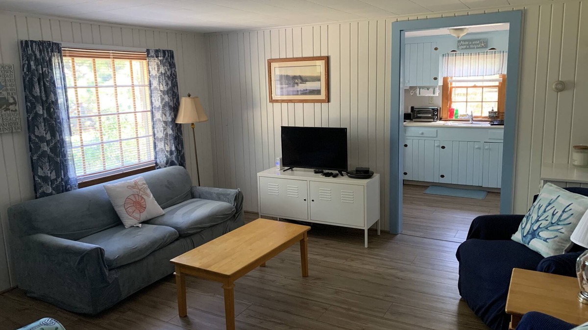 Eastham Cottage | Cute Cape Cottage with Pond | Recently Renovated!