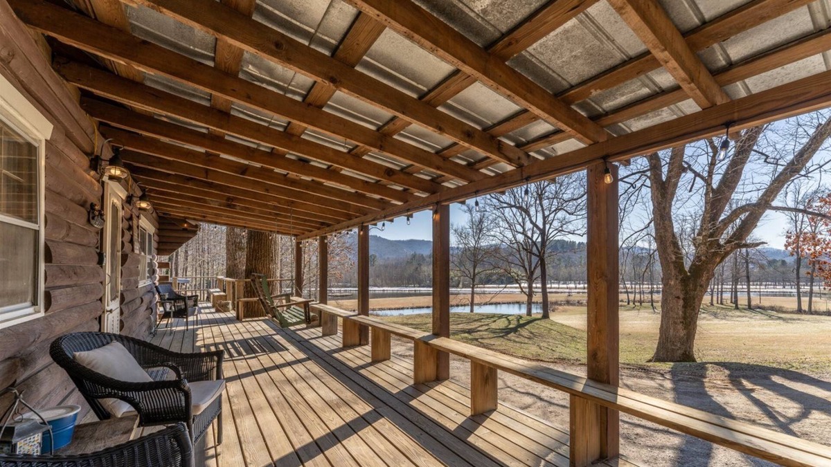 Brevard Cabin | Cute, Charming, Plenty of Deck Space to Enjoy the Lake Views