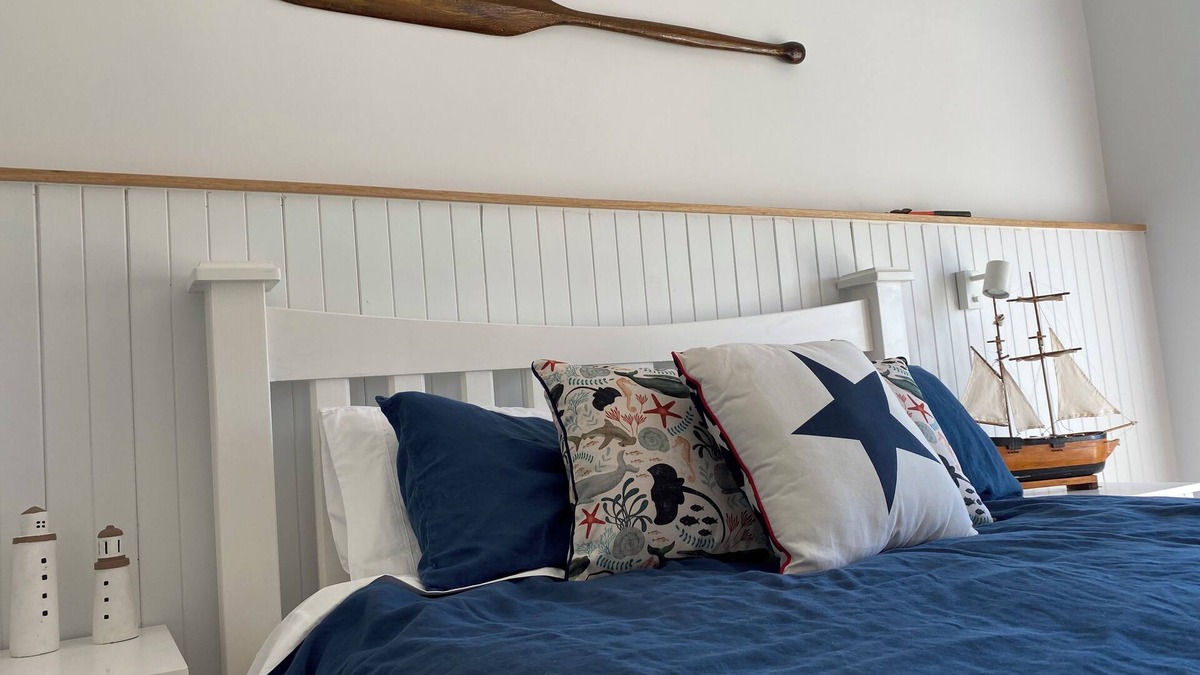 Port Albert Bed & Breakfast | Cute Clean and Cosy Windspray Cottage - Less Than 500m to the Heart of Town