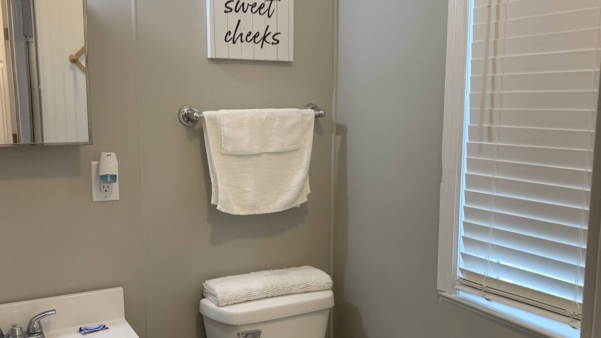 Fort Shawnee Apartment | Cute & Comfy Efficiency Apartment #9