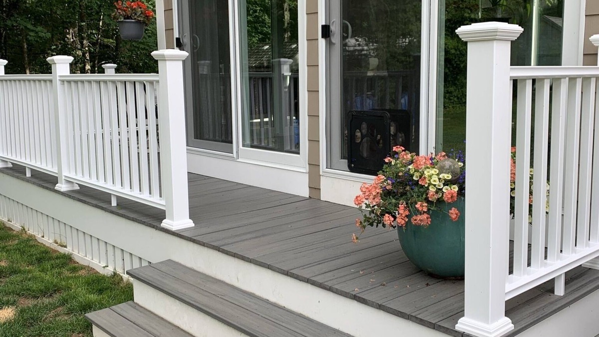 York Beach House | Cute cottage close to short sands beach