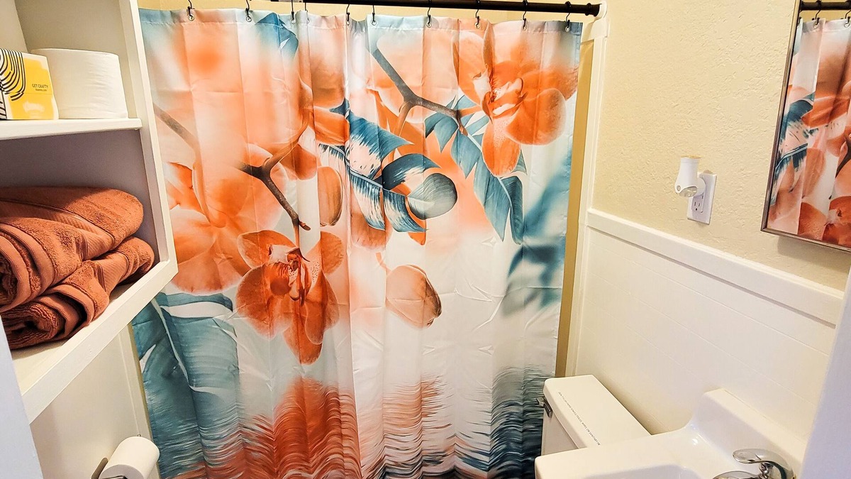 Abilene Apartment | Cute, cozy, 1b1b apartment above a garage near Hendricks North