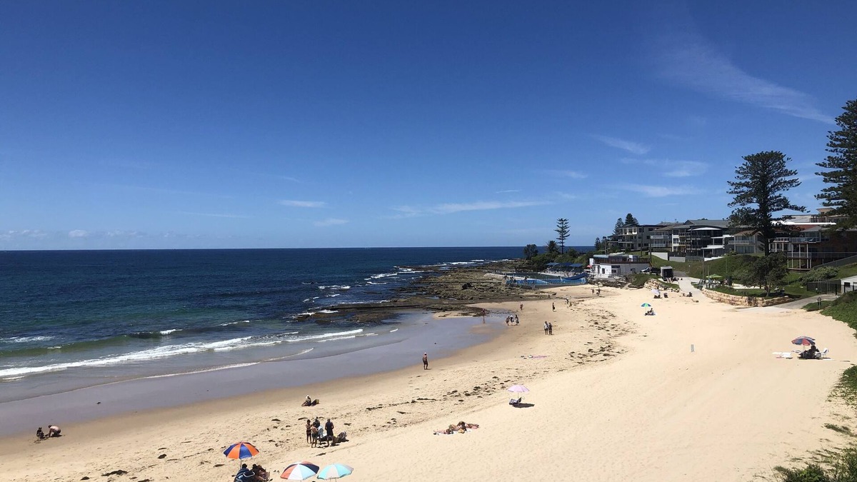 The Entrance Apartment | Cute & Cozy Beachfront 1BRM Unit with Ocean Views Sleeps 2 Adults Pet Ok