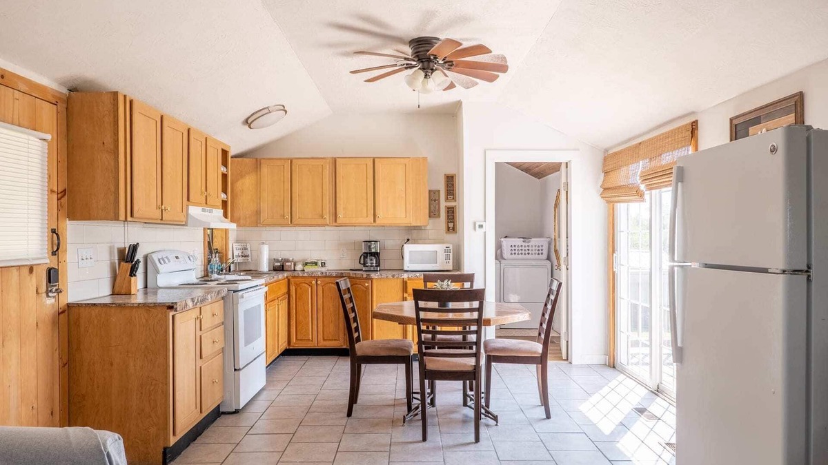 Williamstown Cabin | Cute & Cozy Cabin—Retreat for 2 near Ark Encounter