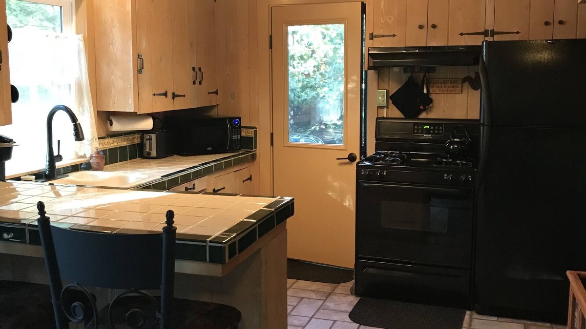 Cedar Glen House | Cute, Cozy, Clean Mountain Cottage Please inquire for dates available. Pets