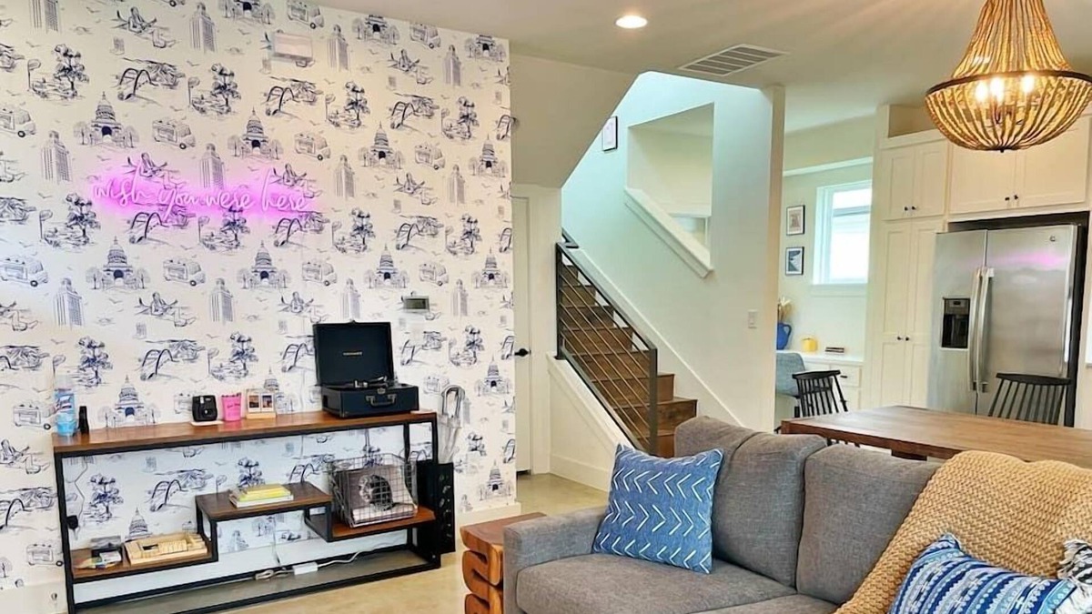 Govalle House | Cute Dog-Friendly Home in Trendy East Austin with Private Fenced Yard