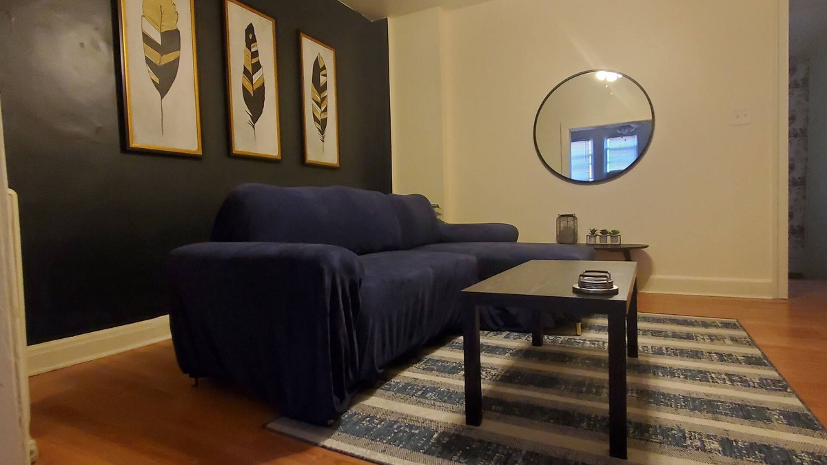 Canton Apartment | Cute getaway in Baltimore near the park