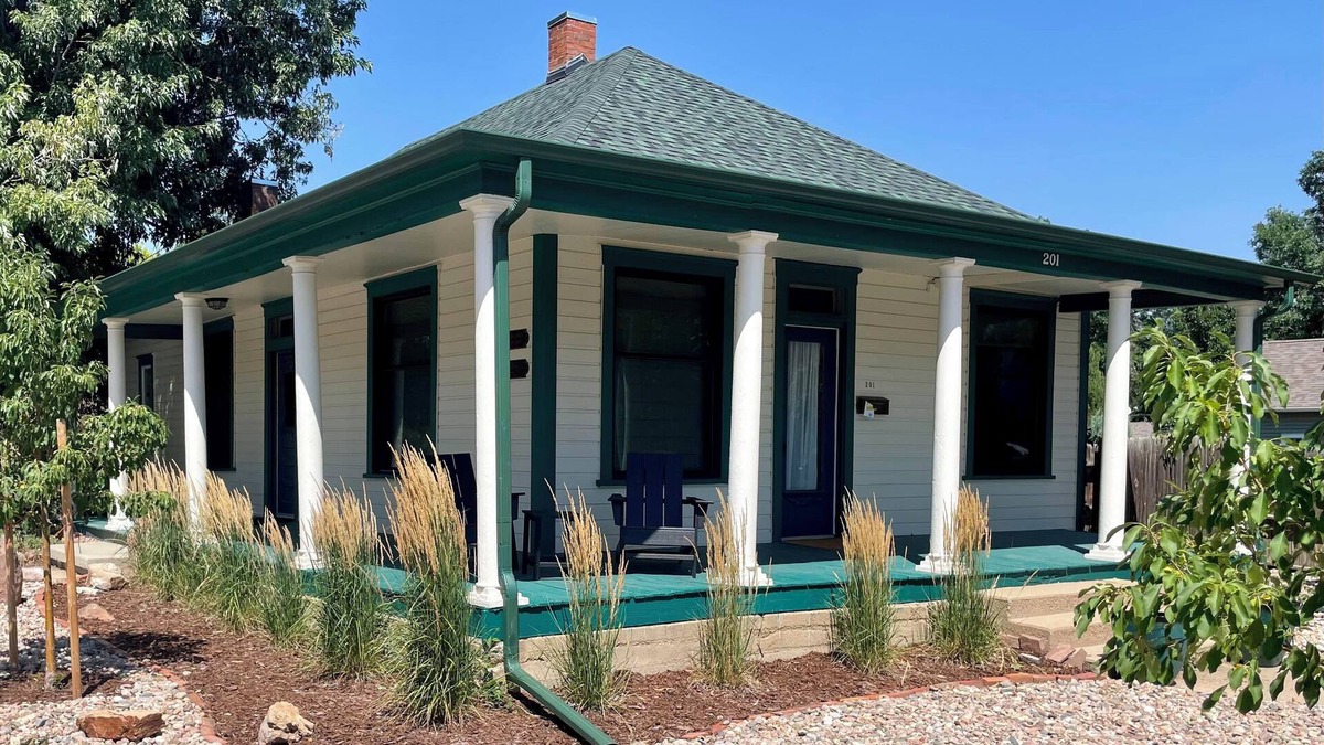 Lafayette Cottage | Cute Historic Old Town Lafayette Cottage: Walk Everywhere!