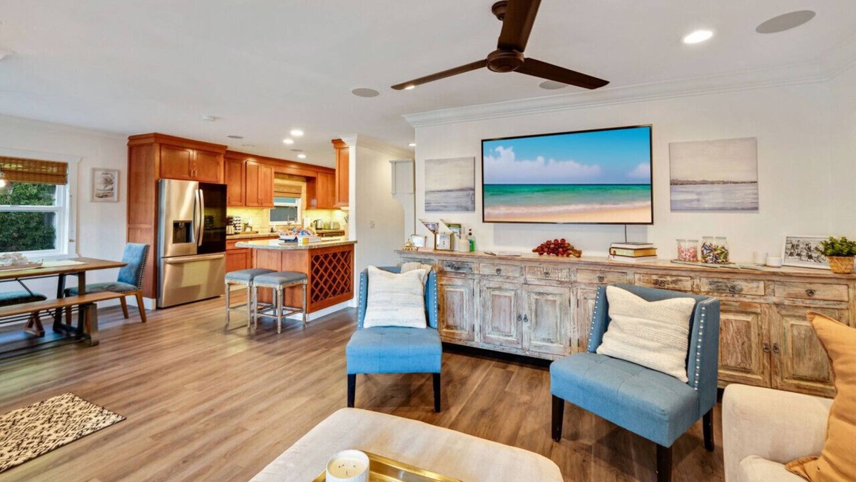 Huntington Beach House | Cute Home 7 Blocks To Beach | XBOX | Bikes | Pets