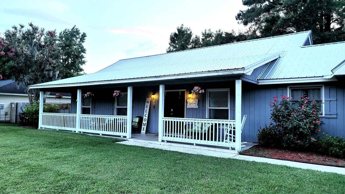 Bloomingdale House | Cute house on a quiet street w/Air UV Filter