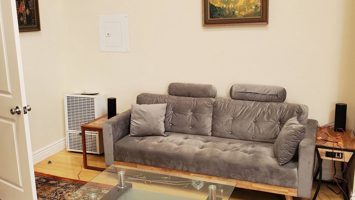 West Oakland Condo | cute live work unit in Oakland condo