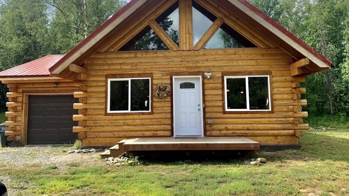 Wasilla Cabin | Cute log/wood house on 2 acres. Just a few miles from City Center, Wasilla.
