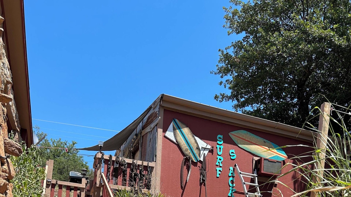 Medicine Park Cabin | Cute Shack in Medicine Park, OK Pet Friendly. Just a short walk to downtown