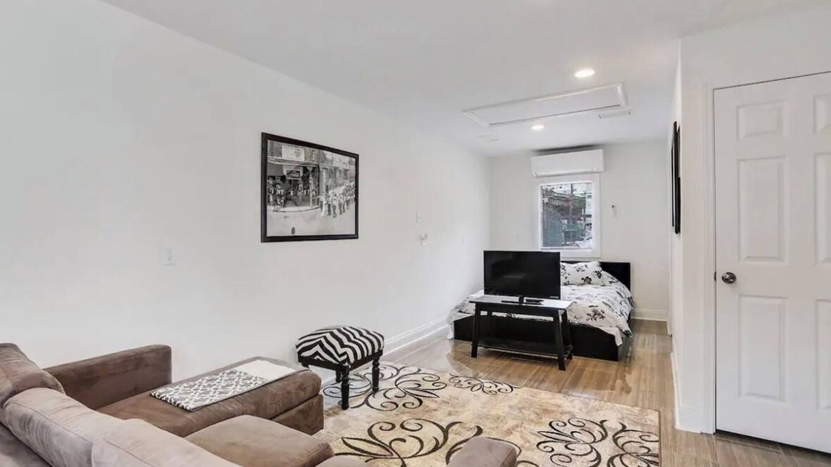 Treme Apartment | Cute Studio 10min to French Quarter, free gated parking.