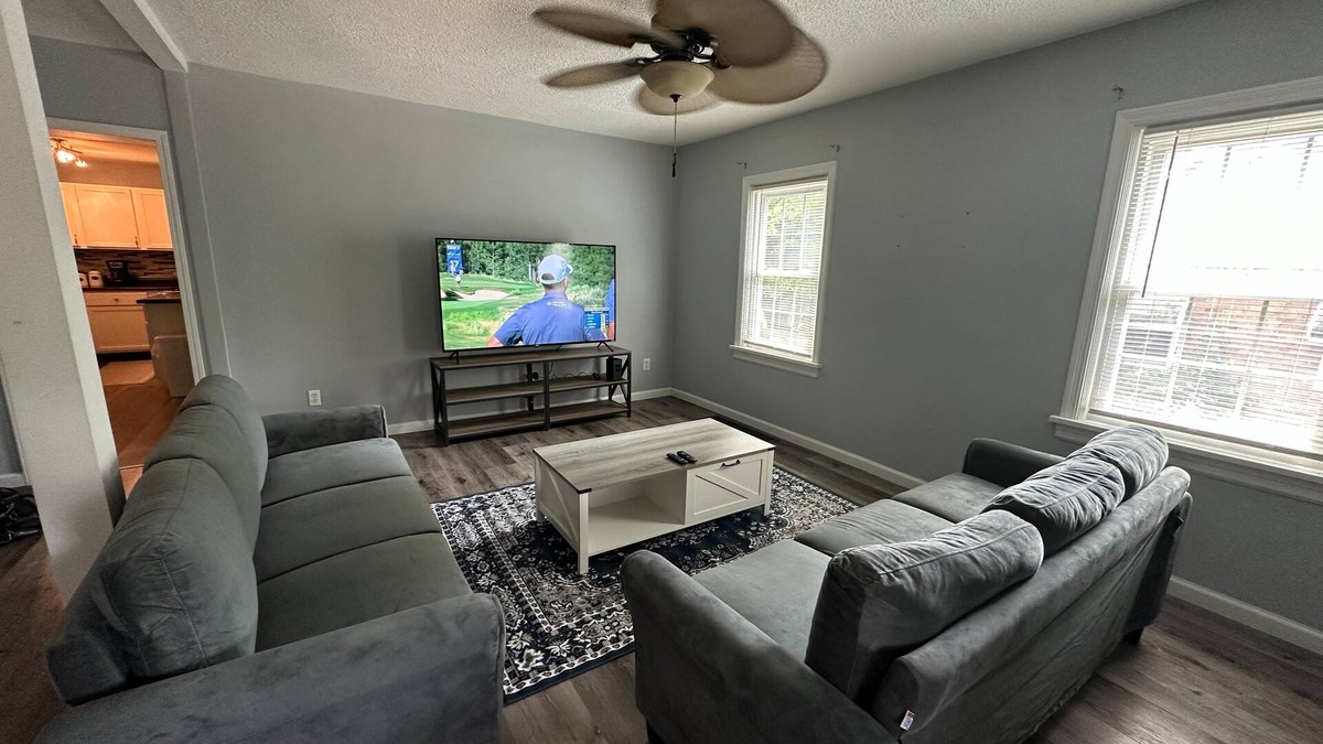 Chester House | Cutest Bungalow in Town!