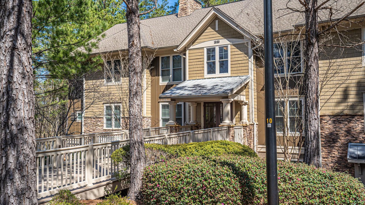 Lake Oconee Condo | Cutie's Cottage Reynolds Lakeside Condo