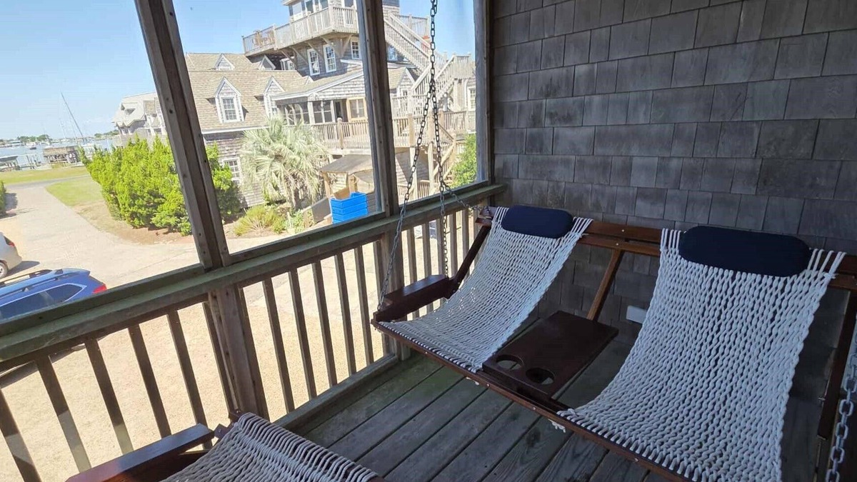 Ocracoke Villa | CV8A: Crow's Nest A -2nd floor 1BR villa, spacious living area.