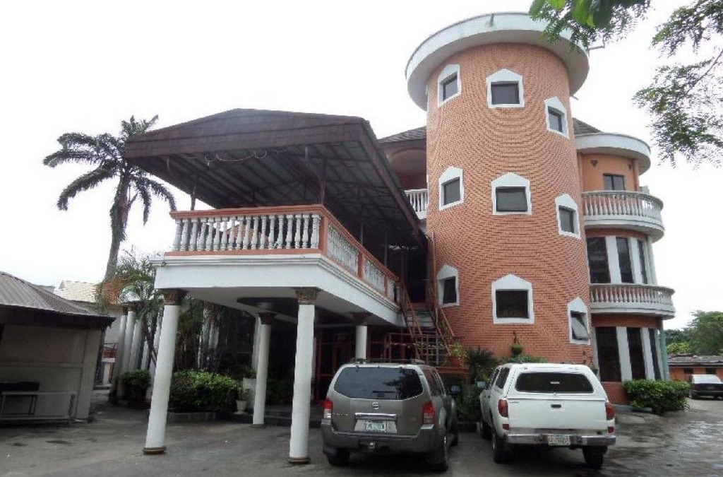 Apapa Cabin | Cynergy Suites Apapa - Royal