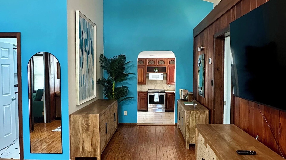 Siesta Key House | Cypress Cottage - Family Friendly, Walkable to Siesta Key Village and Beaches!