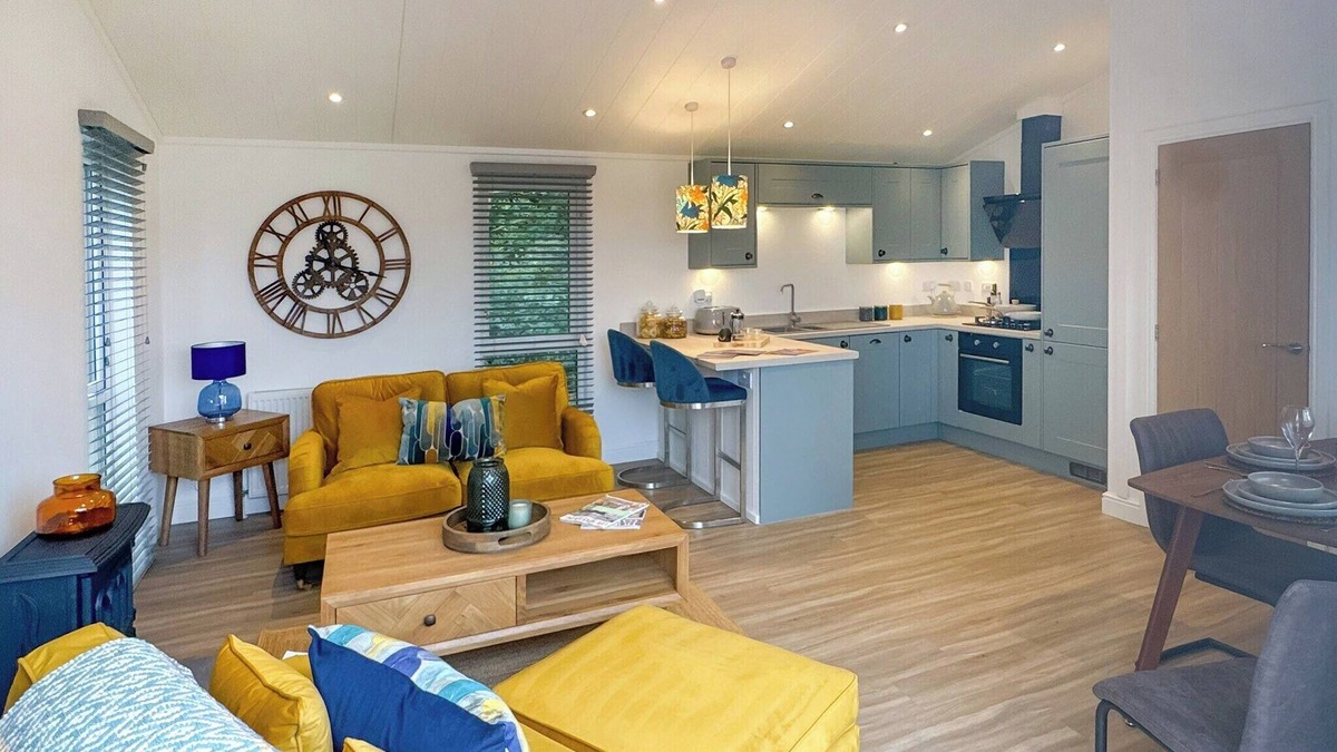 Blackburn Ski Chalet | Cypress Lodge sleeps 4. One master bedroom with large en suite.
