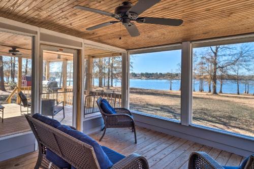 Negreet House | Cypress Point Spacious Home Pier and Boat Launch!
