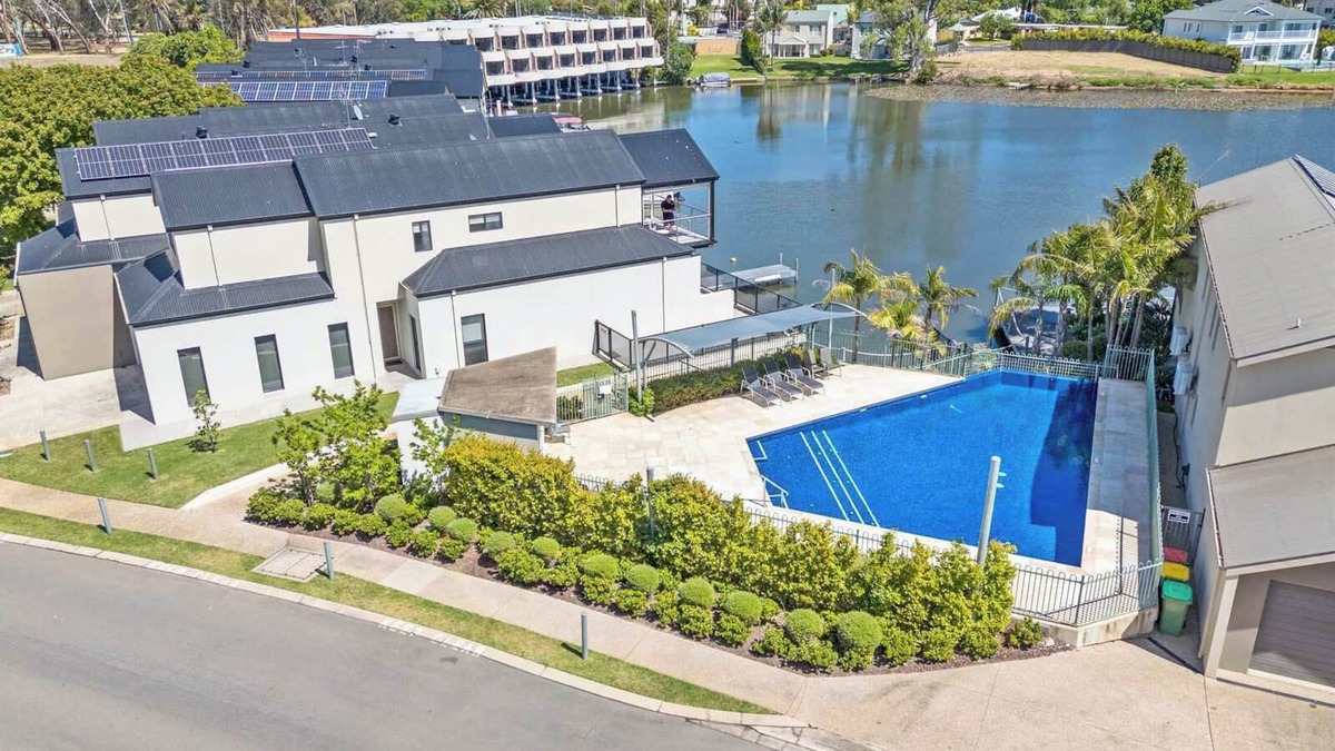 Mulwala House | Cypress Townhouse 23 - Mulwala