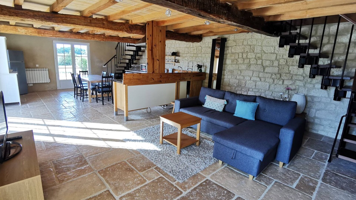 Aujan-Mournede Condo | Dépendance de Caractère Avec vue sur les Pyrénées. Véritable Havre de Nature