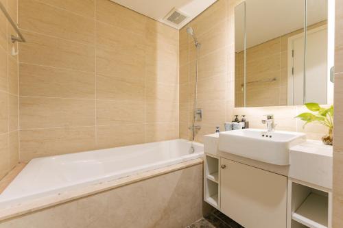 Trung Hoa Nhan Chinh Apartment | D'Moon Happy Apartment