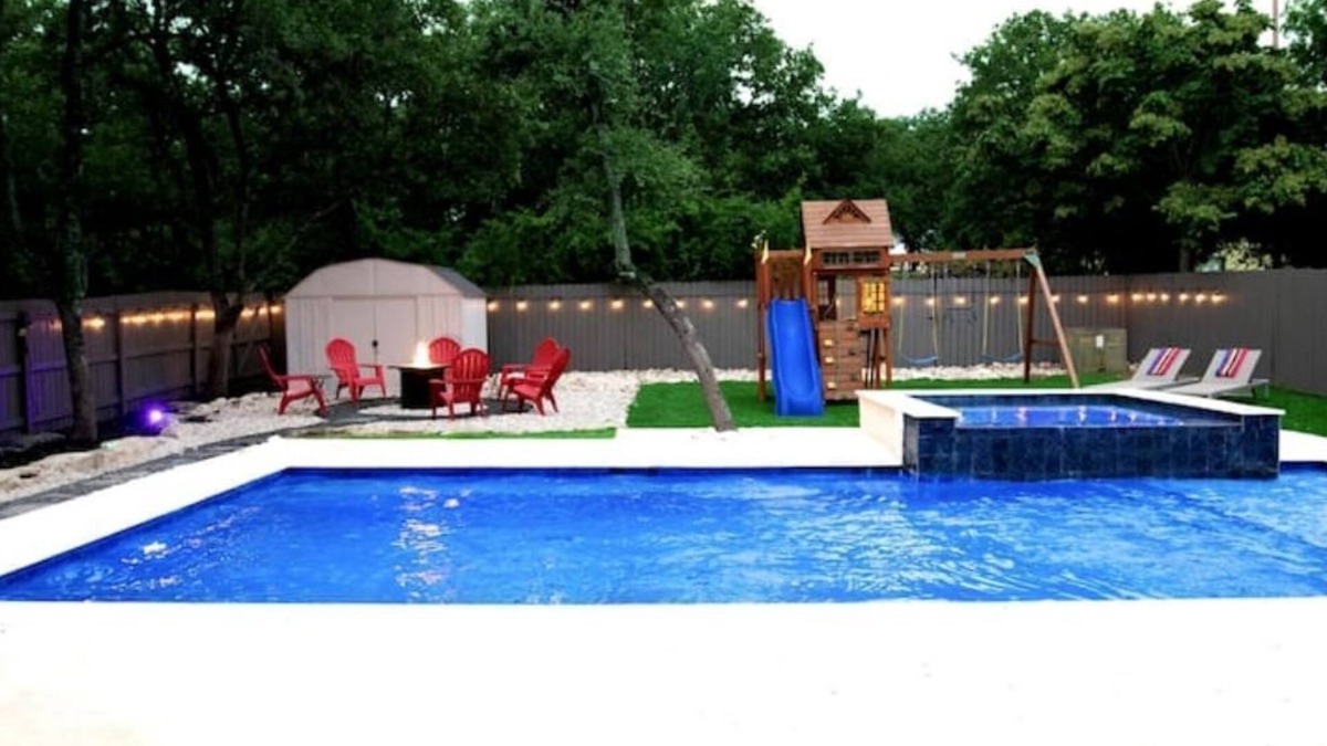 San Antonio House | D'Oasis "Pool Paradise" Hot tub, Sleeps19 Pet friendly, Come Celebrate BOOK IT!