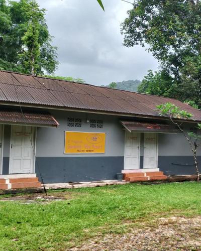 Jerteh Cabin | D'Pinggiran Gunung Tebu Bilik Penginapan