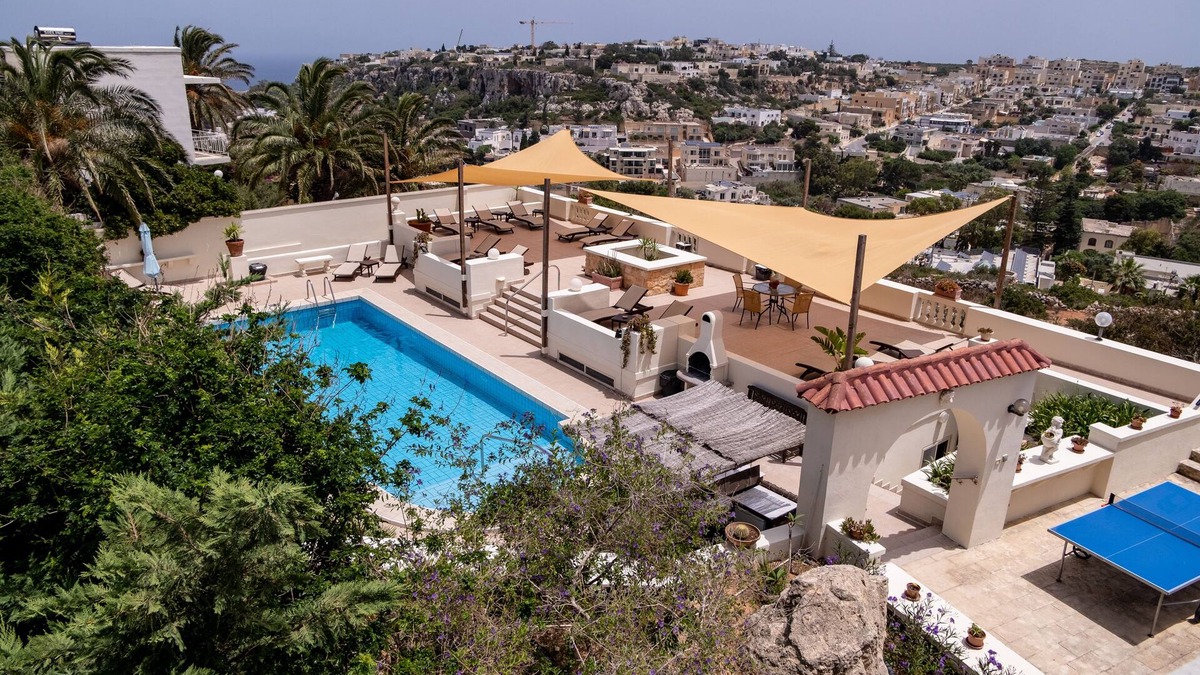 Mellieħa Heights Villa | D View 4 You